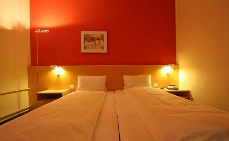 Esplanade Swiss Quality Hotel Давос Стая снимка